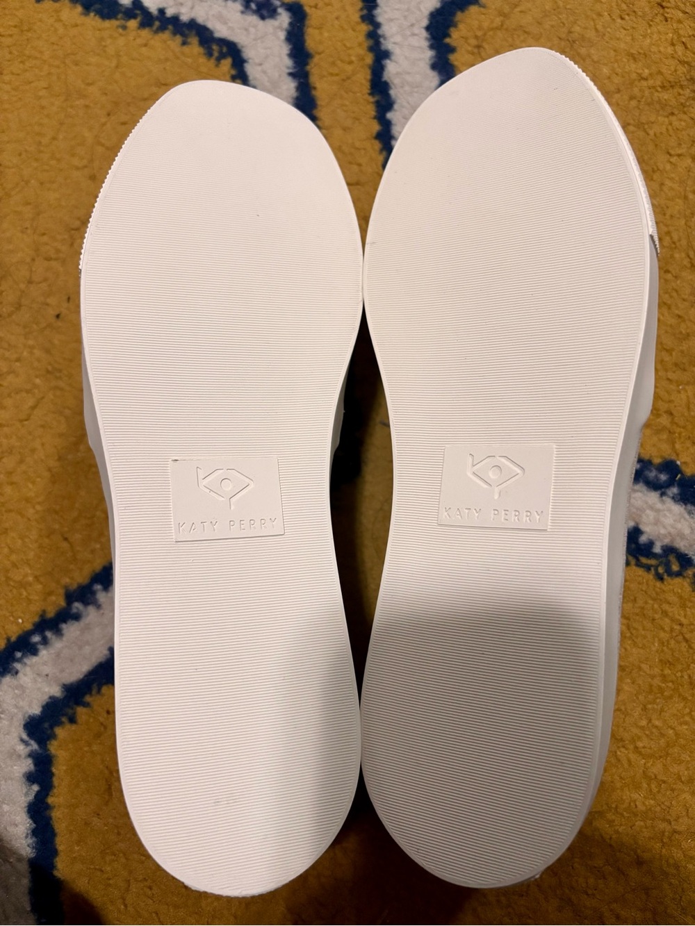 NIB Katy Perry The Kerry Strawberry Slip On Platform Sneakers Womens 7.5 - Picture 8 of 13